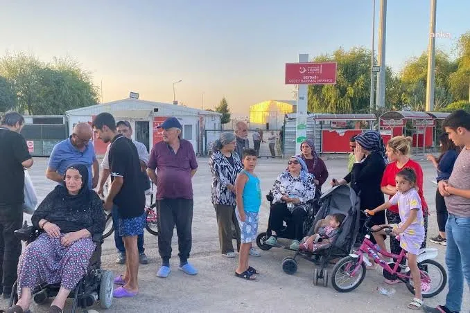 Depremzedelere Konteyner Çıkışı Şoku