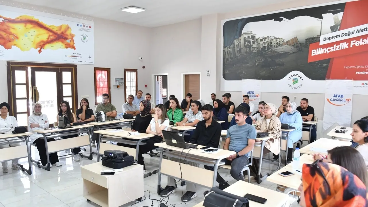 Malatya Yeşilyurt Belediyesi’nde Afad Gönüllüsü Eğitimleri Başladı