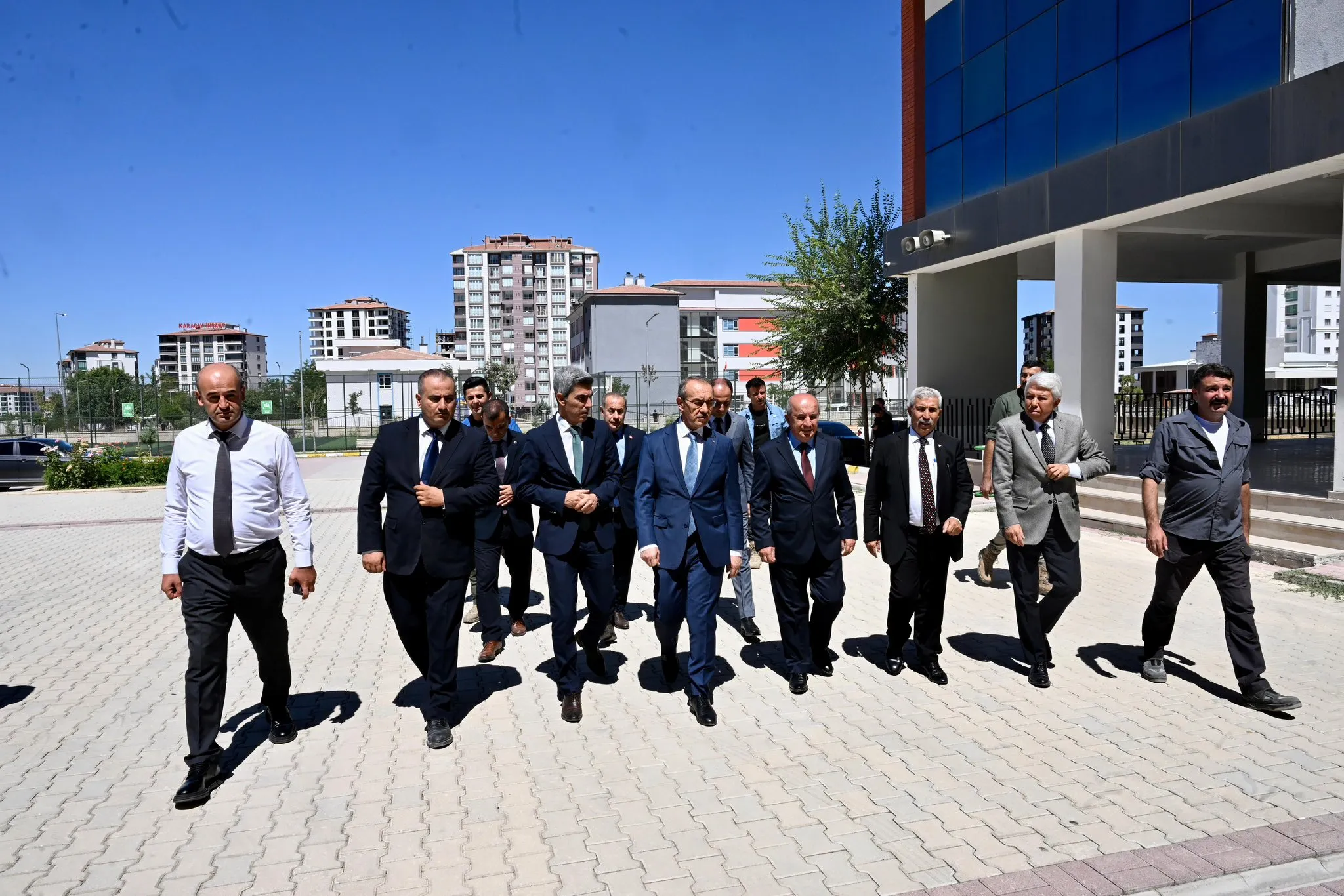 Vali Seddar Yavuz okul hazırlıklarını yerinde inceledi