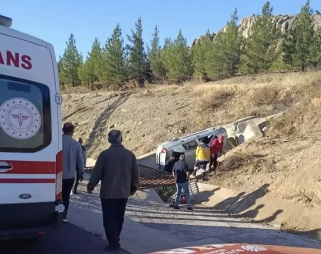 Malatya Hekimhan’da Otomobil Devrildi: 3 Kişi Yaralandı