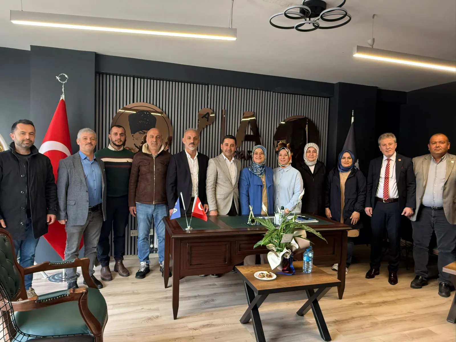 Manşet: Sultanbeyli Trabzonlular Derneği’nden Sultanbeyli Anahtar Parti İlçe Başkanlığına  Ziyaret