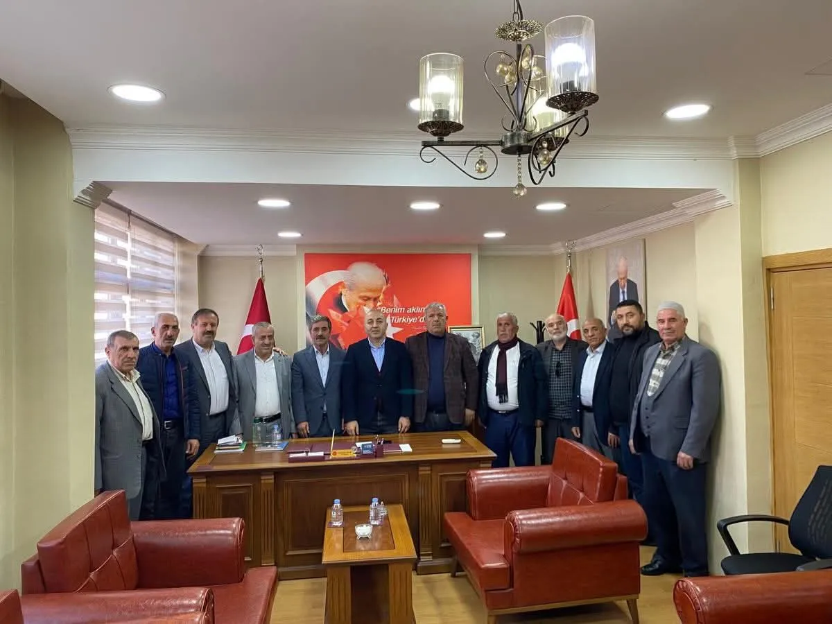 Sultanbeyli’de Kanaat Önderlerinden Mhp’ye Ziyaret