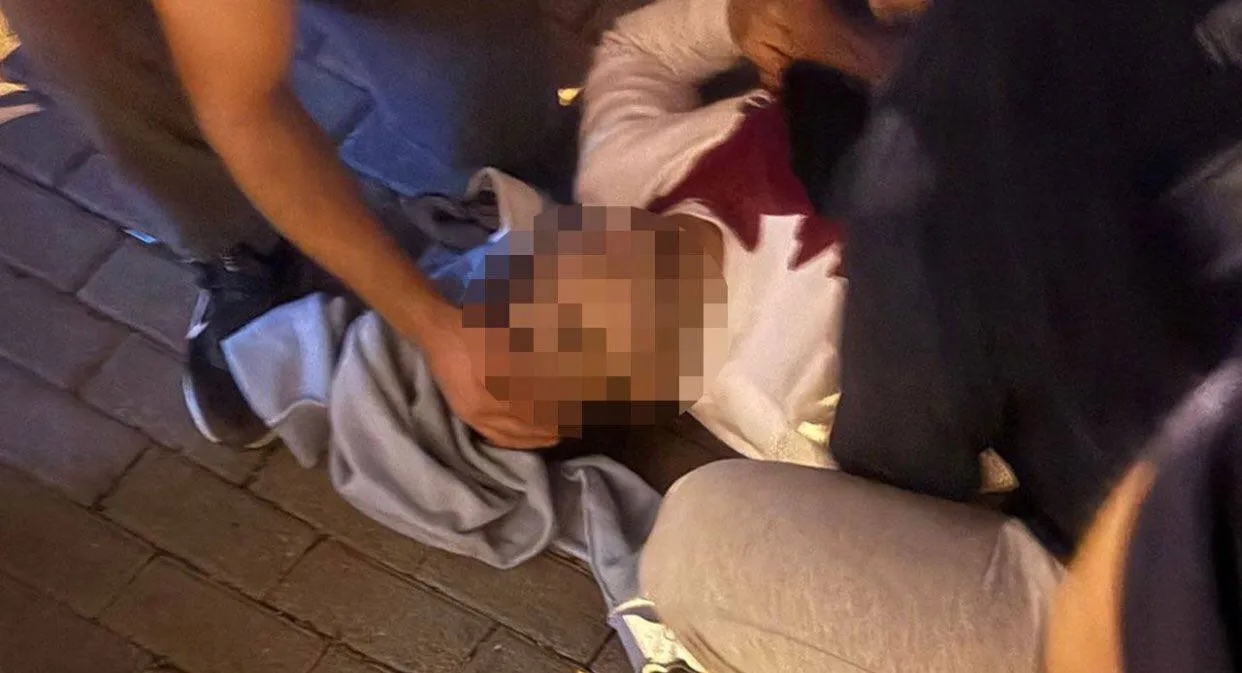 Körfez'de Kavgada 16 Yaşındaki Çocuk Bıçaklandı