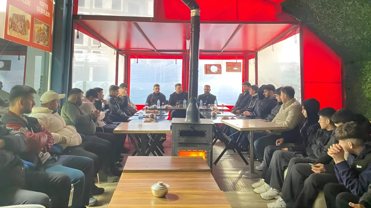 Sultanbeyli Alperen Ocakları’ndan Mahalle Gençlik Buluşması